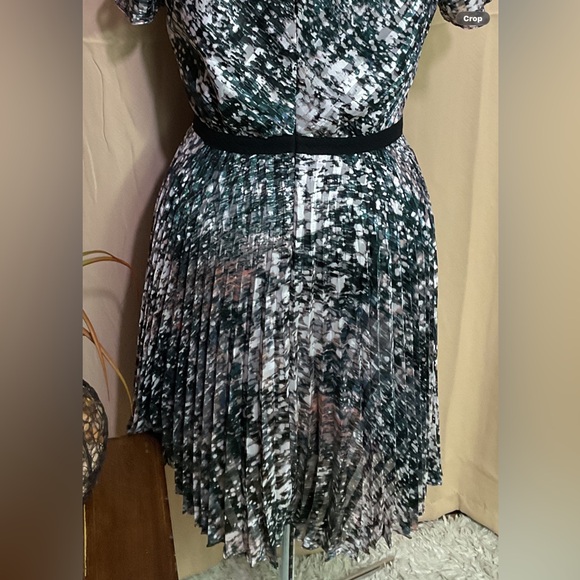 Karen Millen Pleated  Patterned Midi Dress - Picture 10 of 13